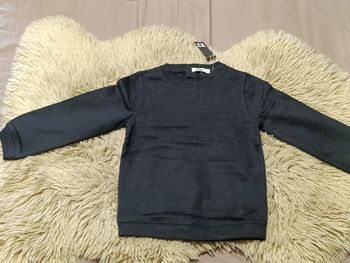 Sweat noir neuf