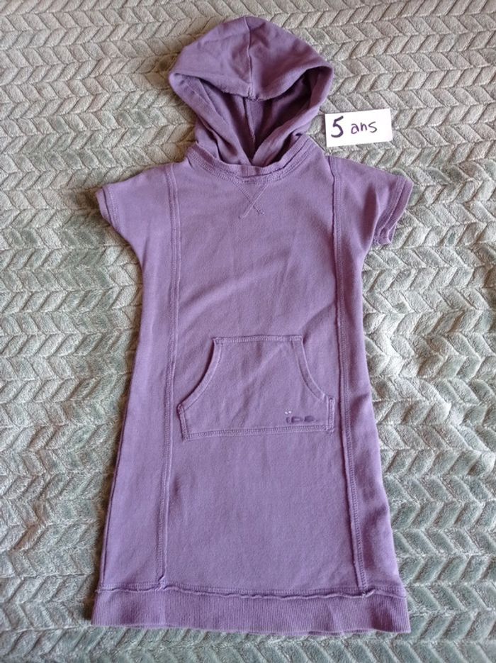 Robe-pull à capuche taille 5 ans