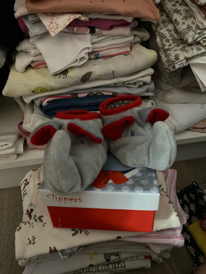 Chaussons naissance neufs