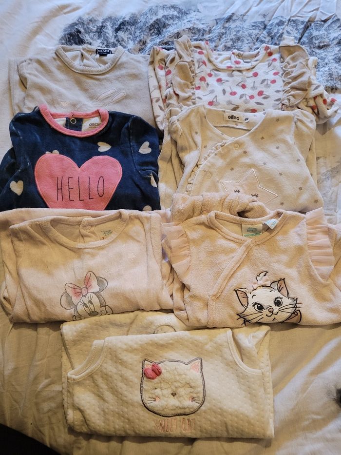 Lot 7 pyjamas