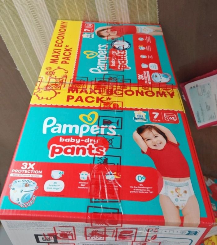 2 cartons couches pampers taille 7 neufs - photo numéro 2