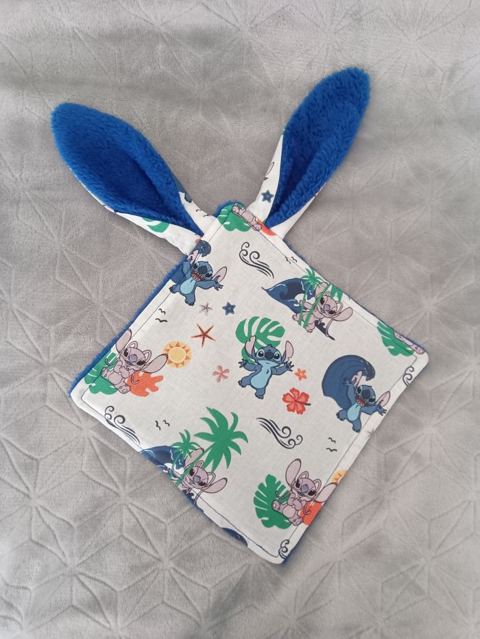 Doudou plat « imprimé Disney : Stitch » - photo numéro 2