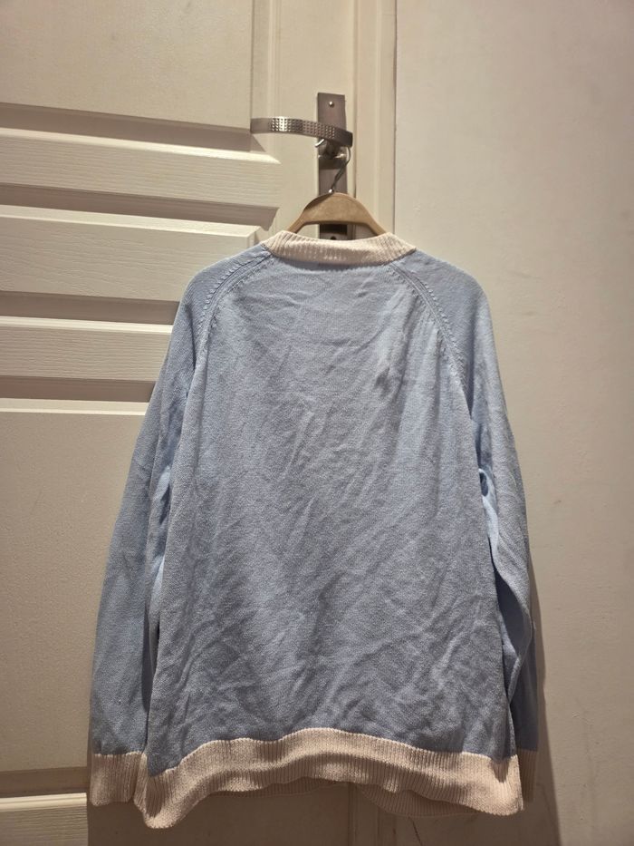 Cardigan bleu et blanc avec bouton doree - photo numéro 6