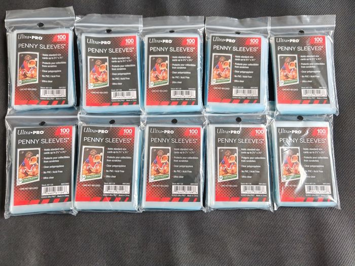 Lot de 10 paquets de 100 sleeves Ultra pro neufs