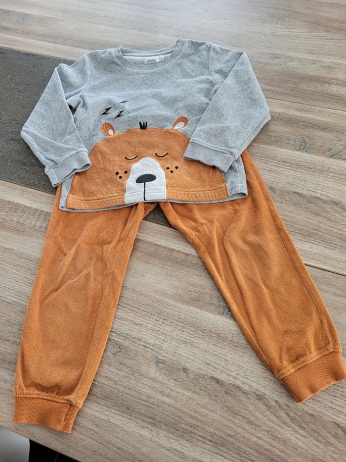 Pyjama 2 pièces velours Gémo 4ans