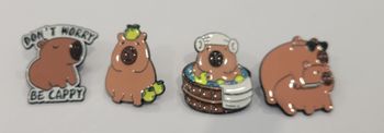 ENSEMBLE DE 4 PIN'S CAPYBARA ! NEUF !
