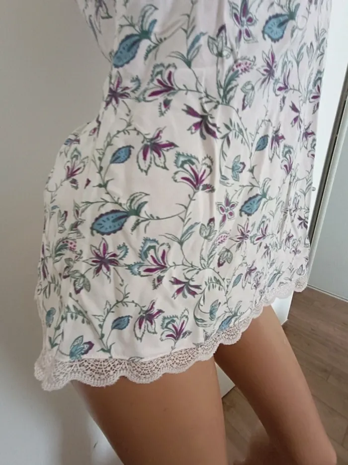 Joli top fleuri neuf taille M - photo numéro 4