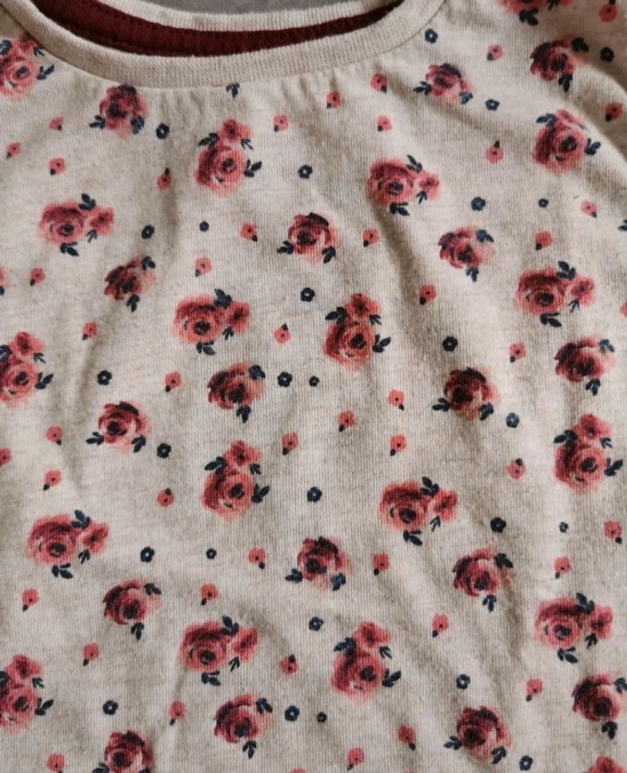 T-shirt à manches longues fleuri printemps bébé fille 12/18 mois - photo numéro 2