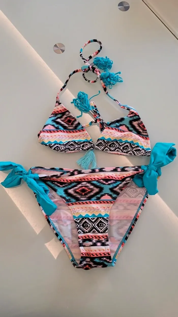 Maillot de bain deux pièces forme triangle