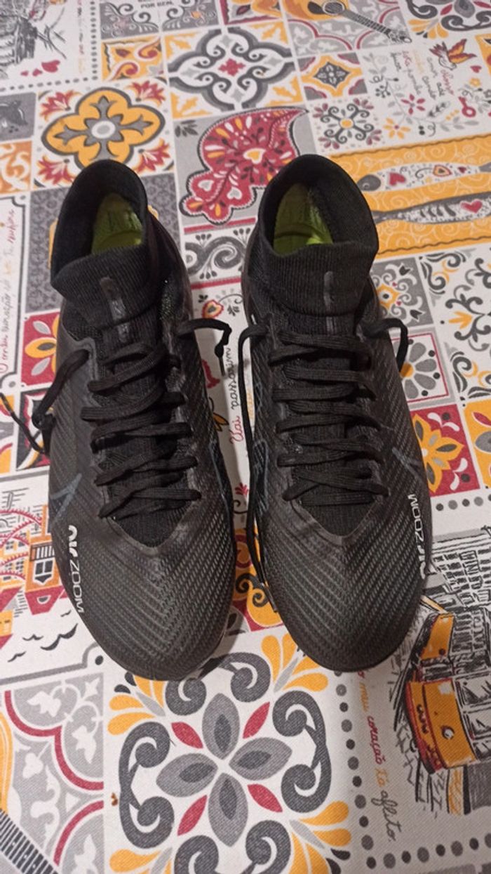 Crampons Nike Mercurial air Zoom taille 42,5