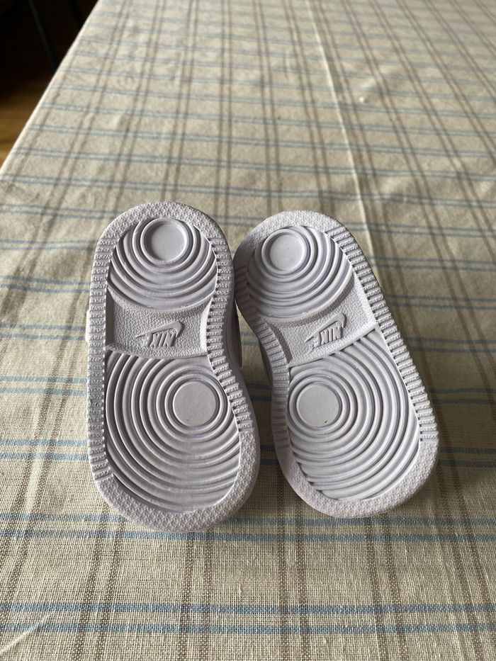 Baskets neuves Nike bébé - photo numéro 3