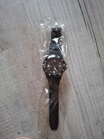 Montre noir mixte neuve