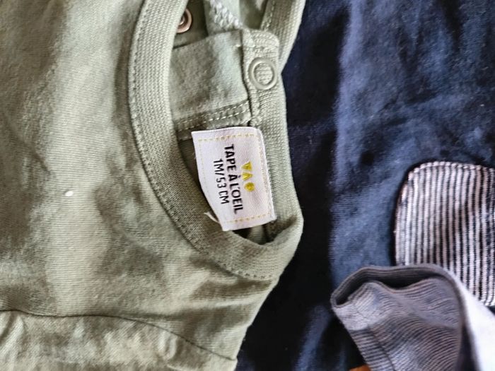 Lot Tee shirt 1mois - photo numéro 2