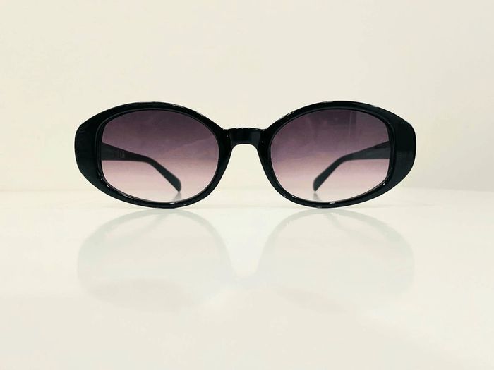 Lunette de soleil femme ovale noire verres dégradés uvprotection catégorie 3 - photo numéro 2