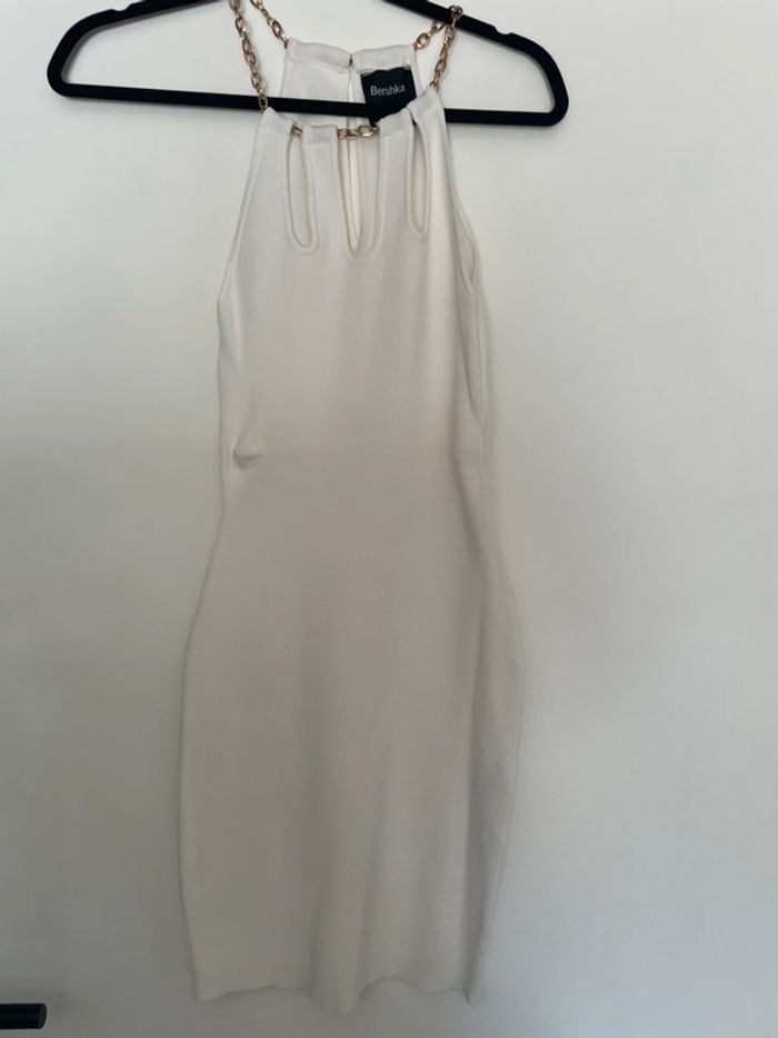 Robe Bershka blanche - photo numéro 2