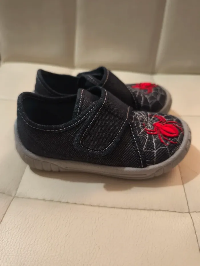 Chaussons spiderman taille 23 - photo numéro 2