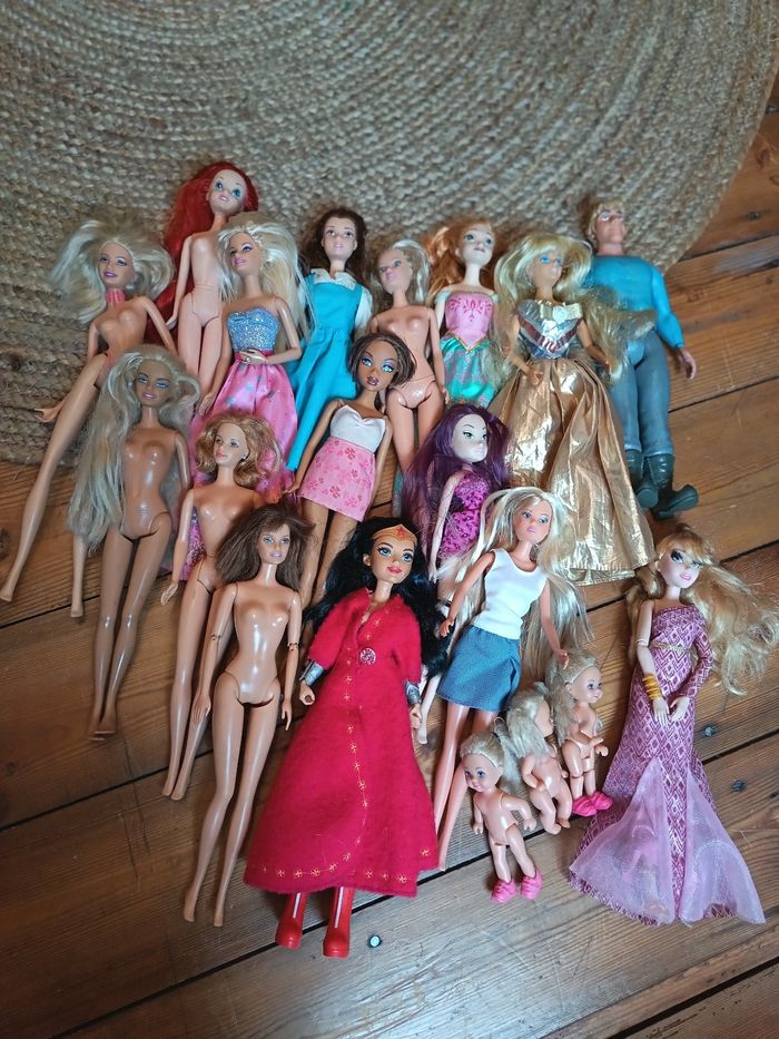 Lot de barbie/ poupées - photo numéro 3