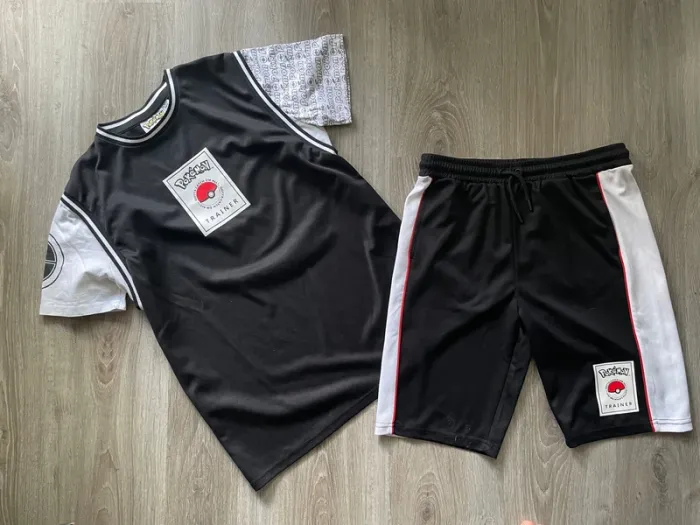 Ensemble Pokémon short et t shirt 14-15ans