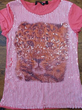 Tee-shirt manque quelque sequins