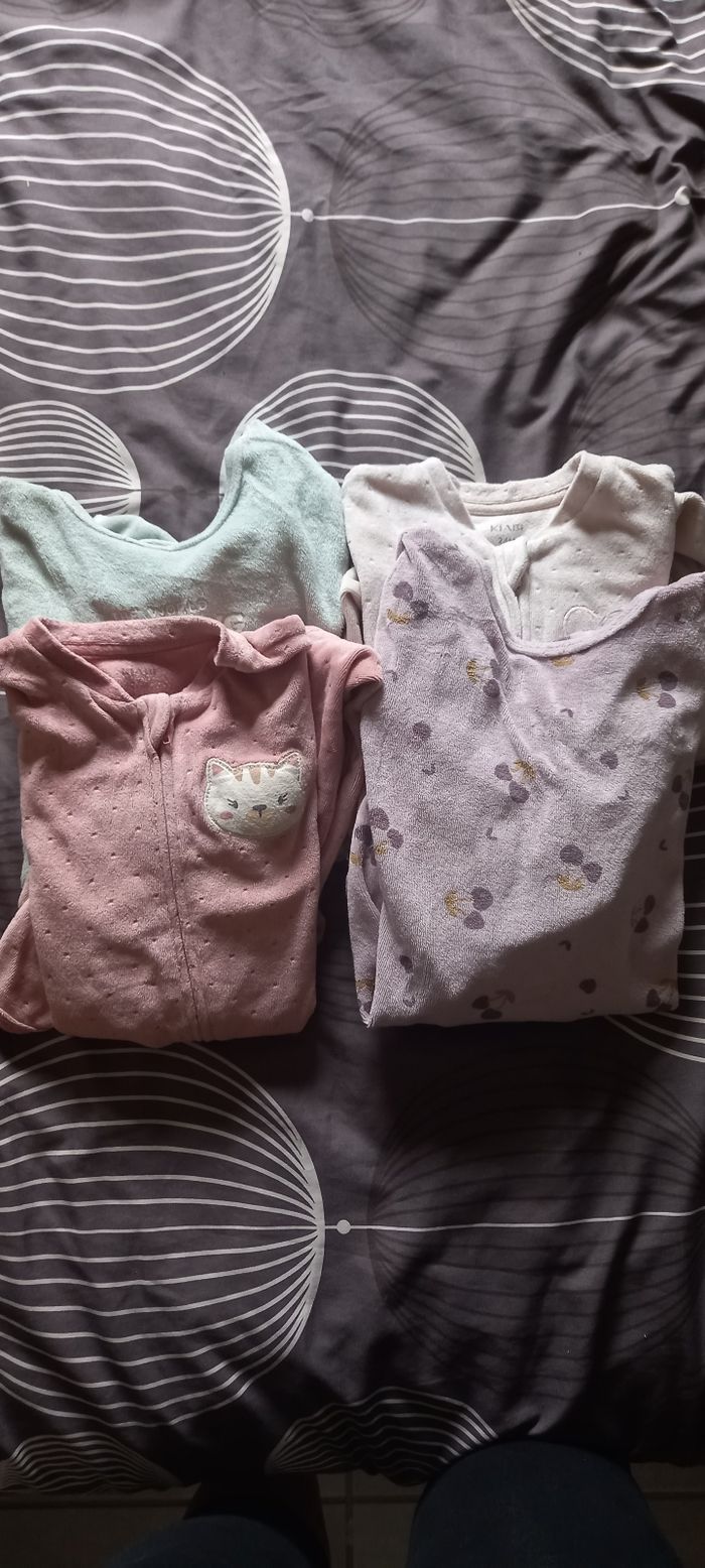 Lot de 4 pyjamas hiver 24 mois kiabi fille