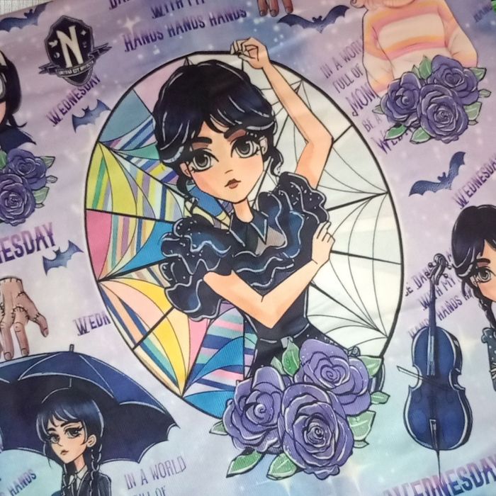 Housse de coussin mercredi famille Addams wednesday Jenna ortega - photo numéro 2