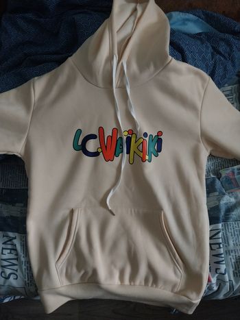 Pull à capuche LC Waikiki tout neuf