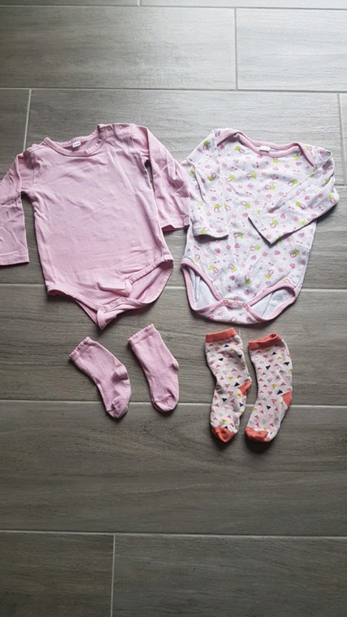 Lot de 2 bodies 74/80 cm