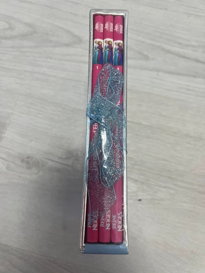 Lot de 3 livres la reine des neige neufs - photo numéro 4