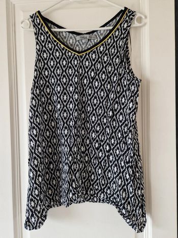 Haut debardeur taille 2 M 38 via 28 noir et blanc