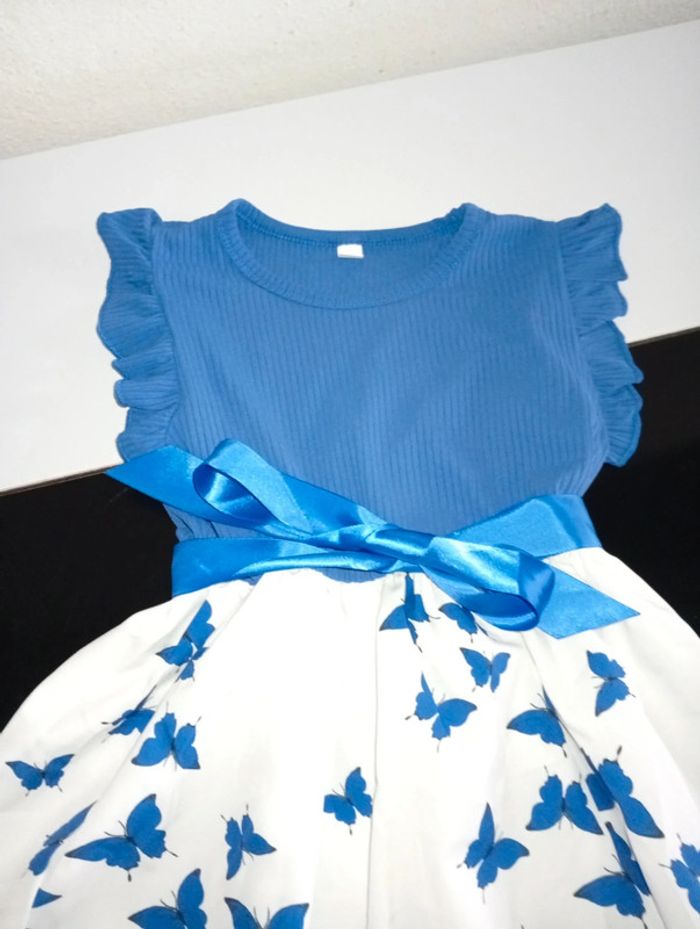 Jolie robe bleu roi - photo numéro 2
