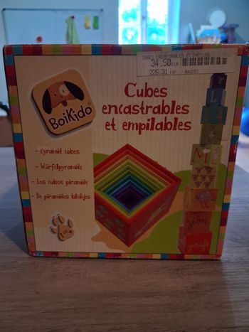 Cubes à empiler et à encastrer Boikino éducatif