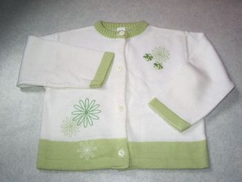 VESTE blanche, bord vert au col