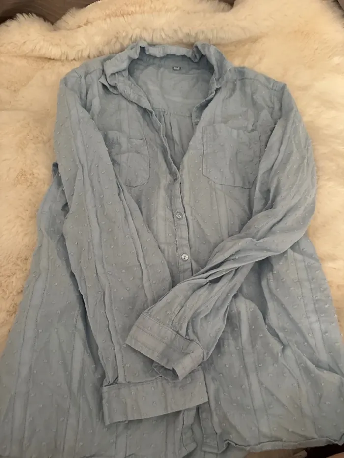 Blouse bleue taille 46 mais taille petit - photo numéro 3