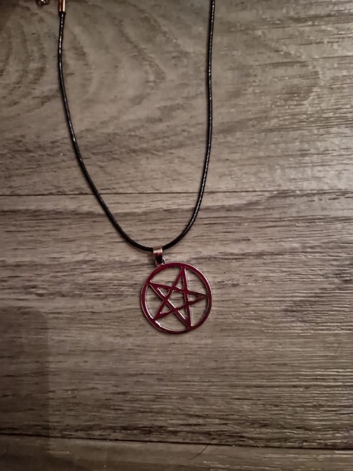 Collier pentagramme - photo numéro 4
