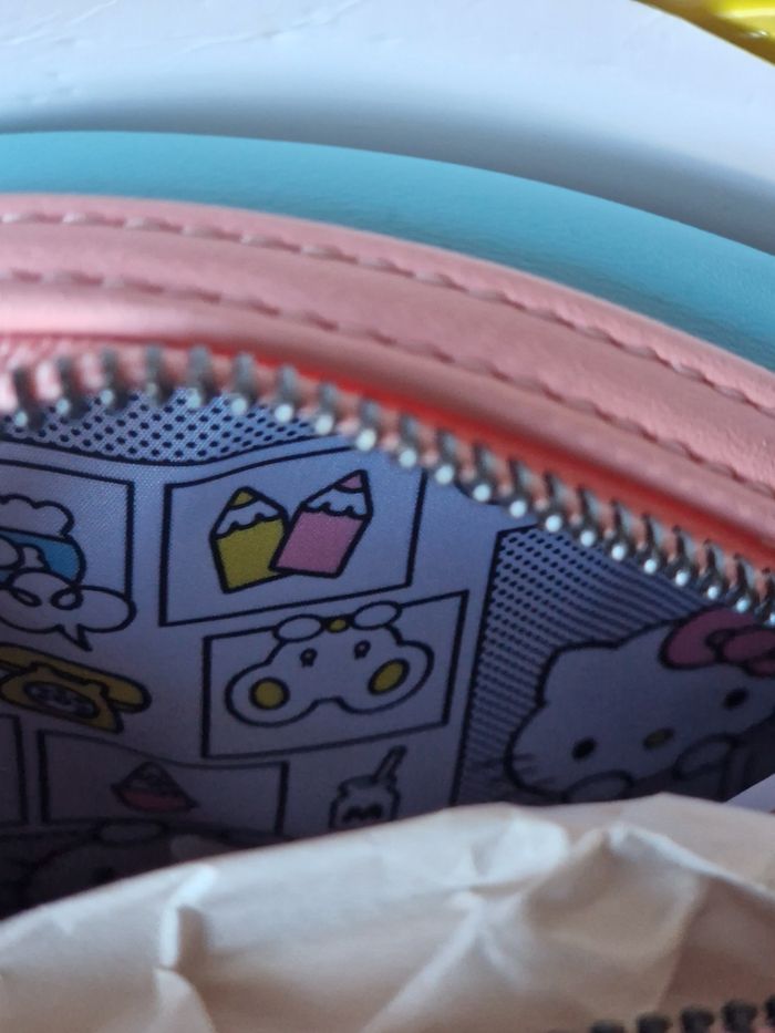 Loungefly Sanrio - Hello Kitty & Mimmy LE 2400 Pcs - US Exclusive - photo numéro 7