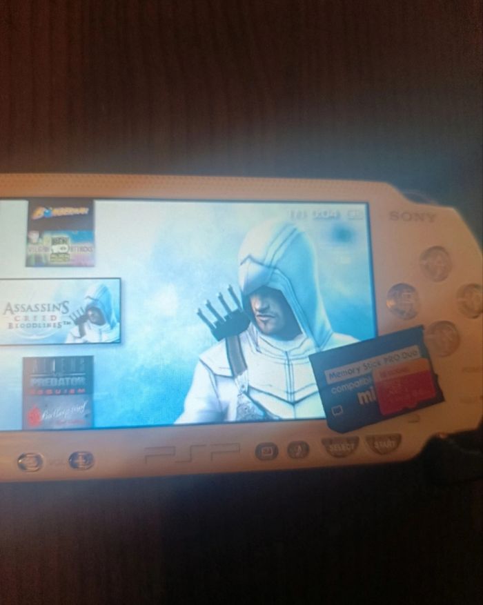 Carte mémoire pour PSP avec 4000 jeux préinstallé - photo numéro 6