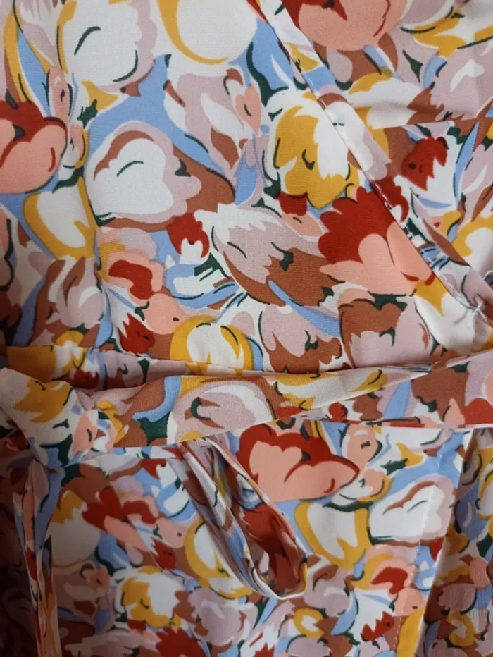 Très belle robe portefeuille multicolore - photo numéro 4