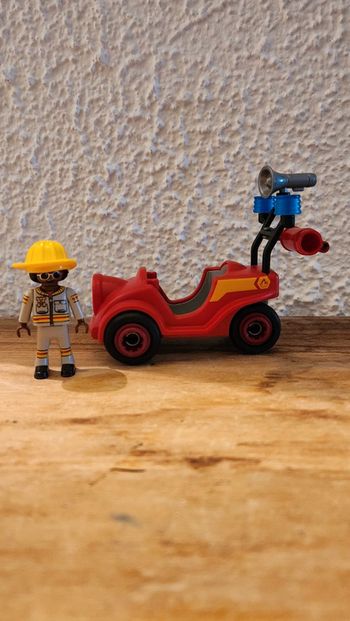Voiture playmobil pompier avec son personnage