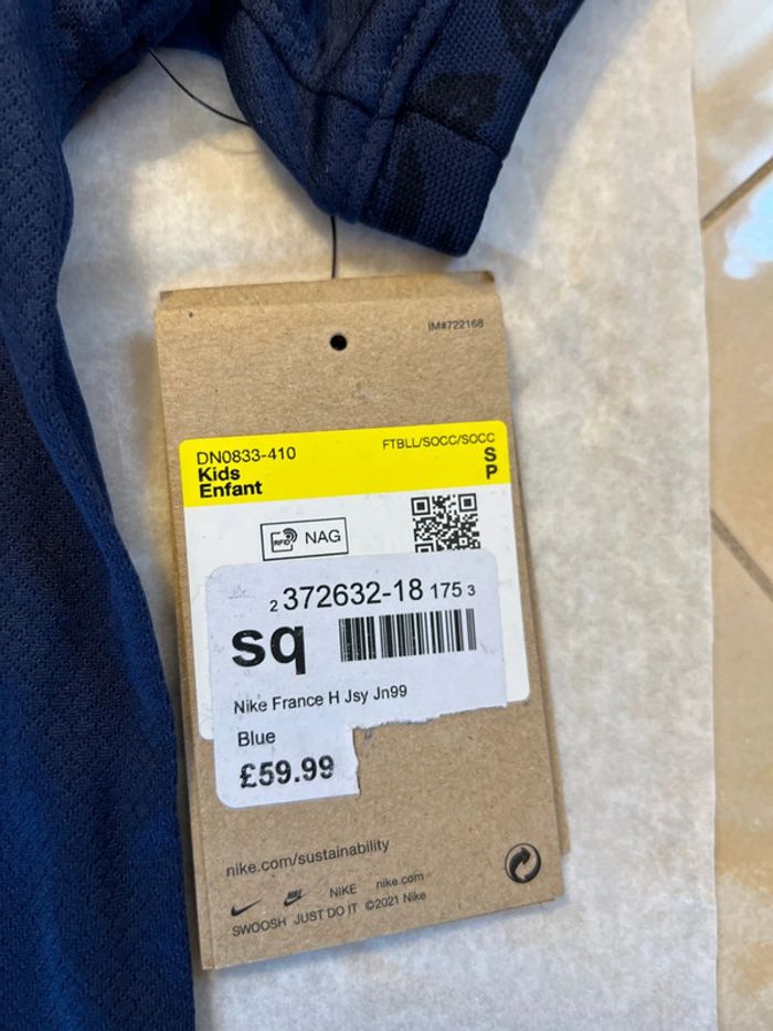 Maillot de foot Nike, équipe de France avec 2 étoiles taille 8/10 ans authentique neuf - photo numéro 7