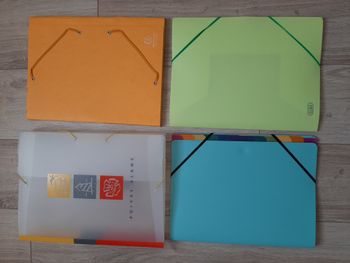 Lot (2) Fournitures_Pochettes et Trieur