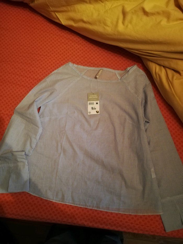 Blouse blanche et bleu