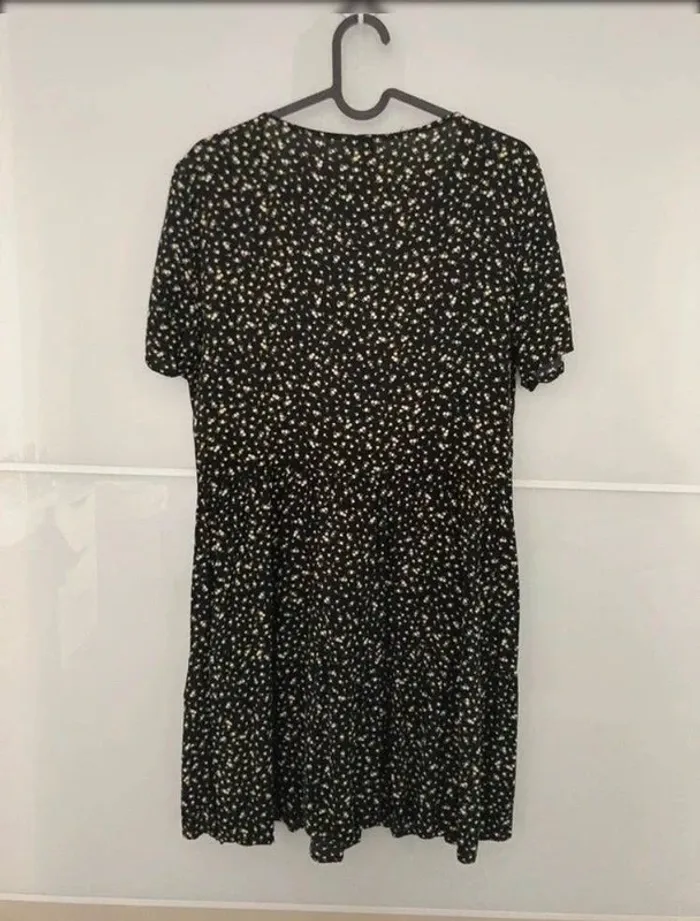 Robe mi longue noire fleurie - photo numéro 6