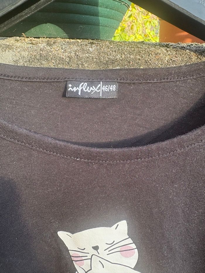 T shirt noir avec chat - photo numéro 2