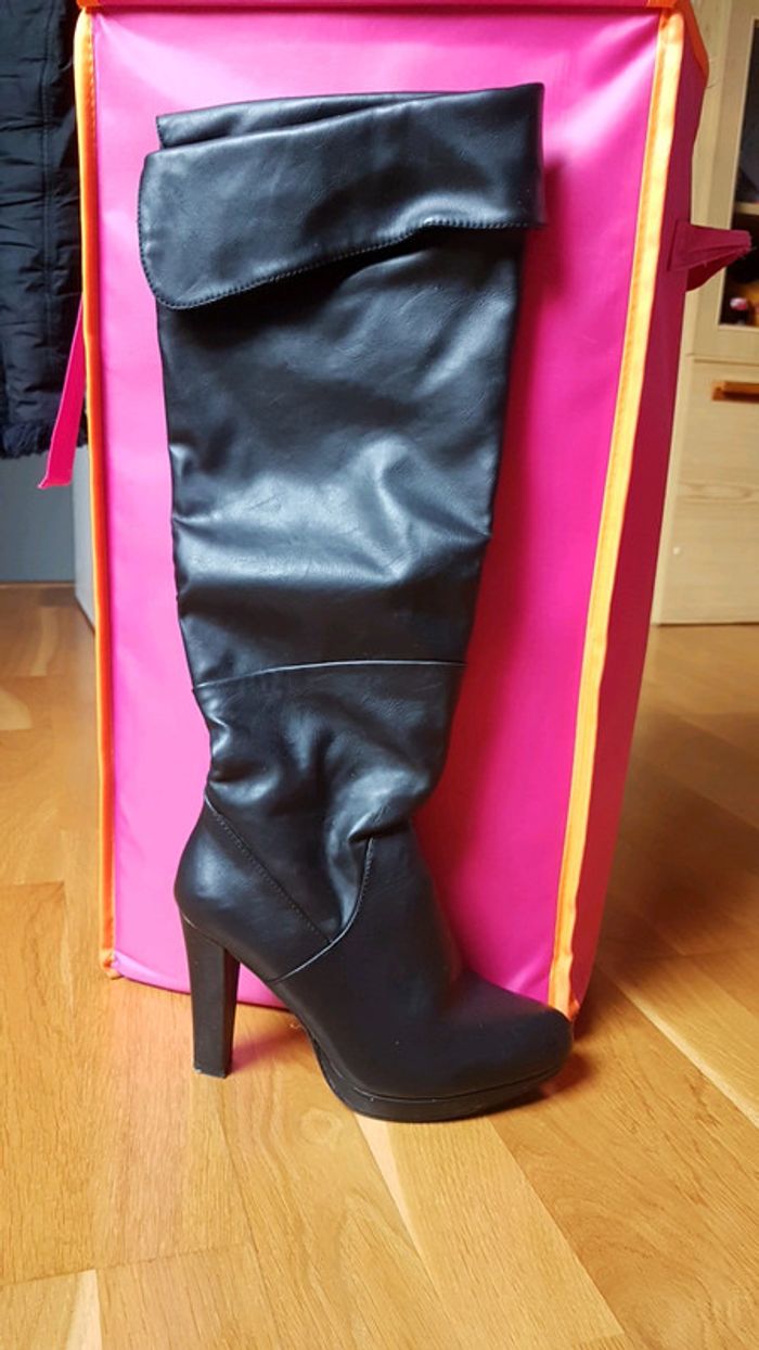 Bottes en cuir noires taille 37