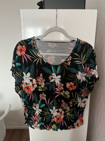 tee-shirts à fleurs