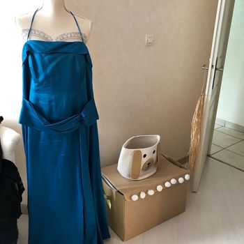 Jolie robe longue bleue pour mariage