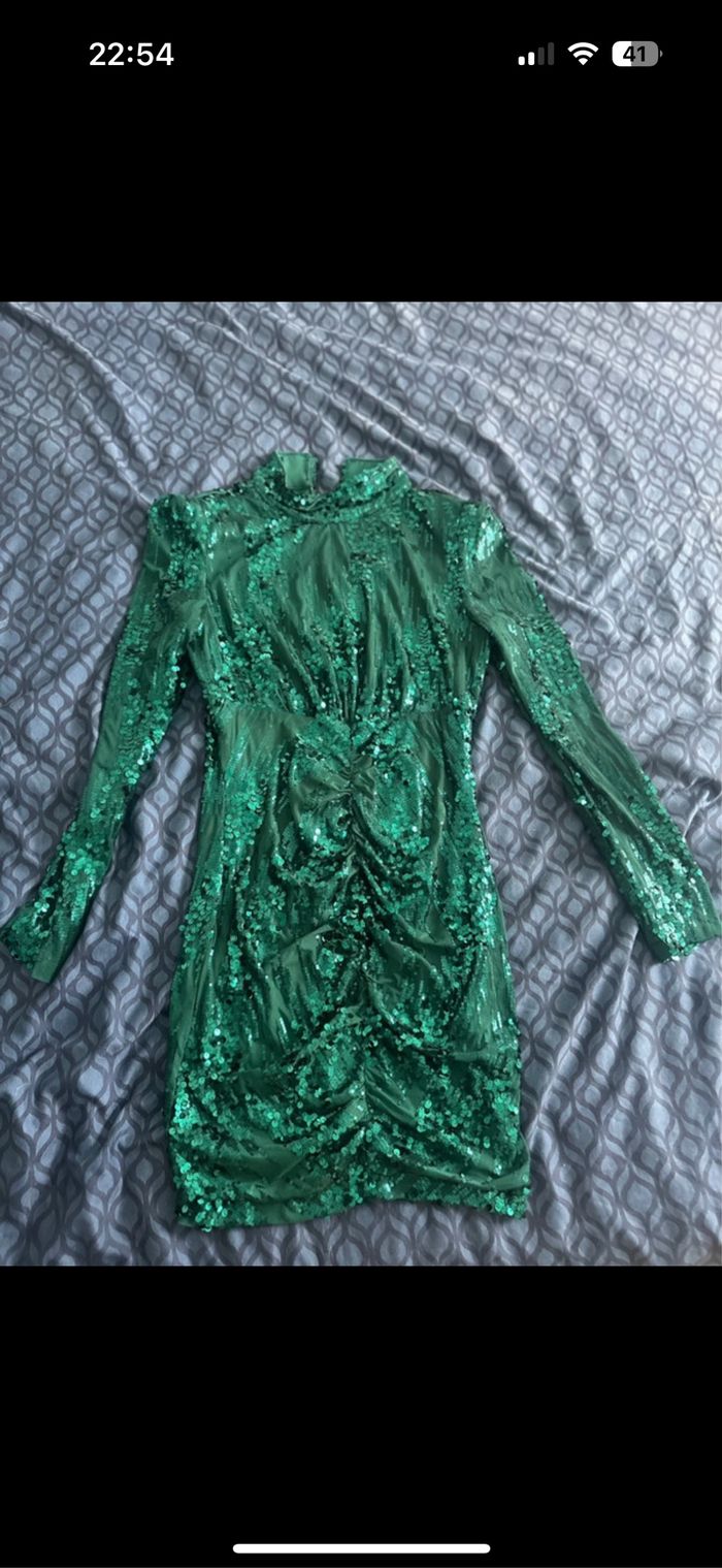 Robe à paillettes - photo numéro 2