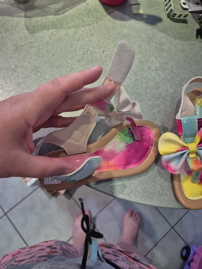 Sandales multicolores à scratch - photo numéro 3