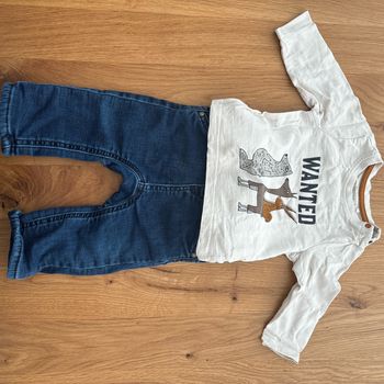 Ensemble pantalon et tee shirt