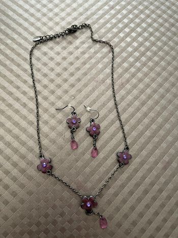 Ensemble collier et boucles d’oreilles